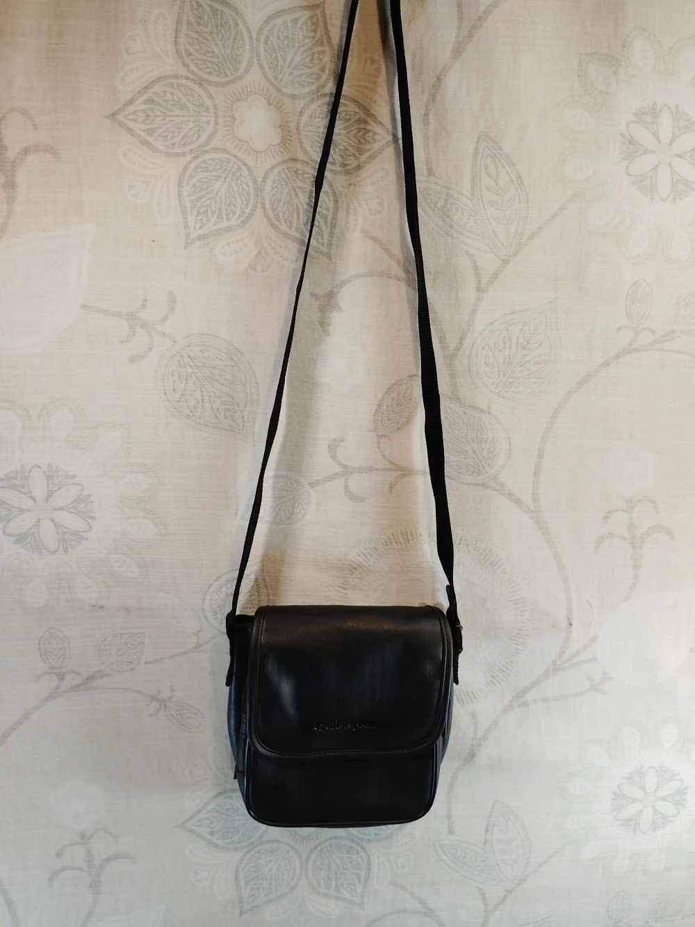 Black Compact Leather Crossbody Messenger Bag